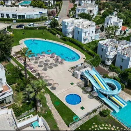 Holiday Gardens Apartament Bodrum